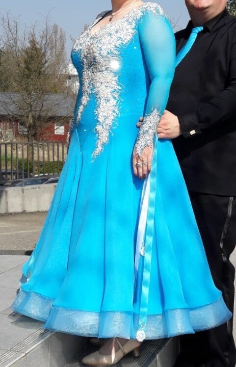 Blaues Standardkleid Blaues Standardkleid