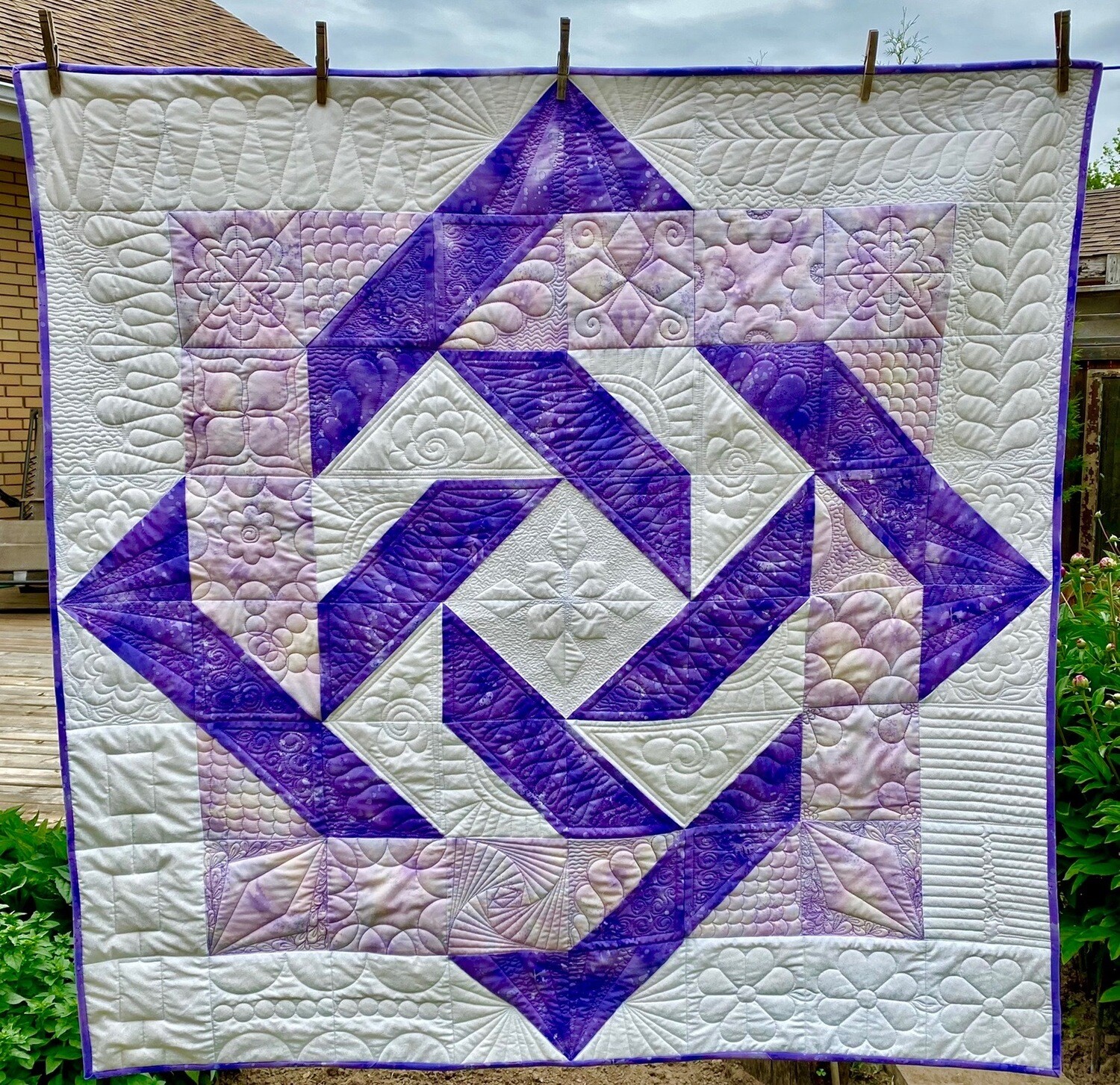 ​INTERLOCKED- RULER QUILTING WITH LONG ARM MACHINES
Monday November 13th, 10:30 am - 4:30 pm
$100.00 +HST