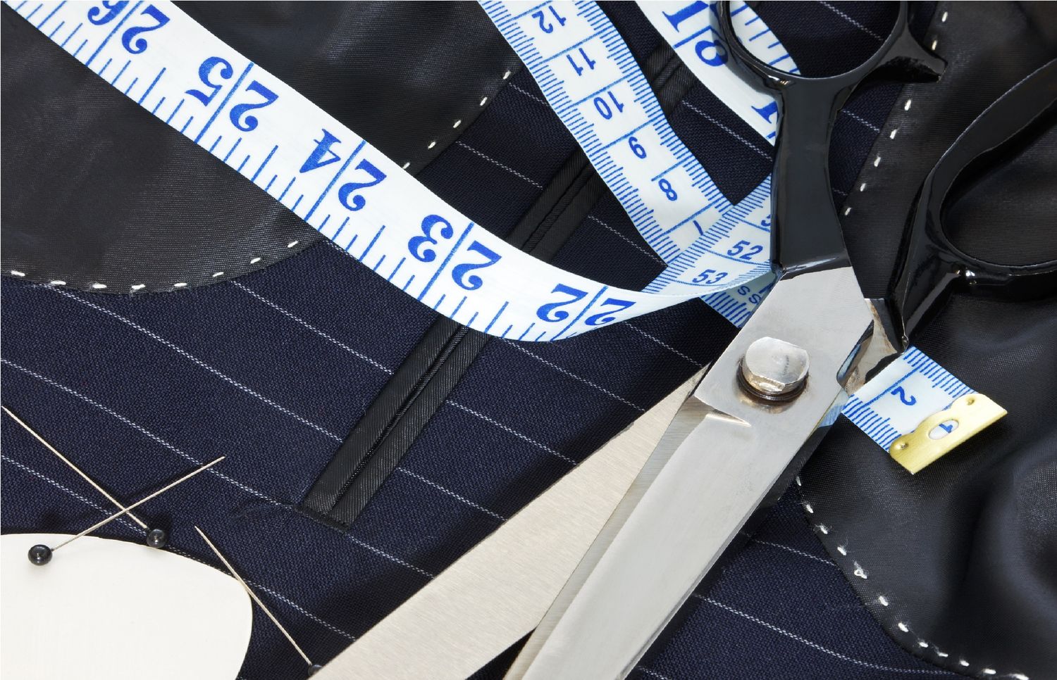 ​ADULT SEWING CLUB Tuesdays 10:30 am - 1:30 pm 6 weeks (18 hrs) Session 1 - October 14th, 21st, 28th, November 4th, 11th, 18th