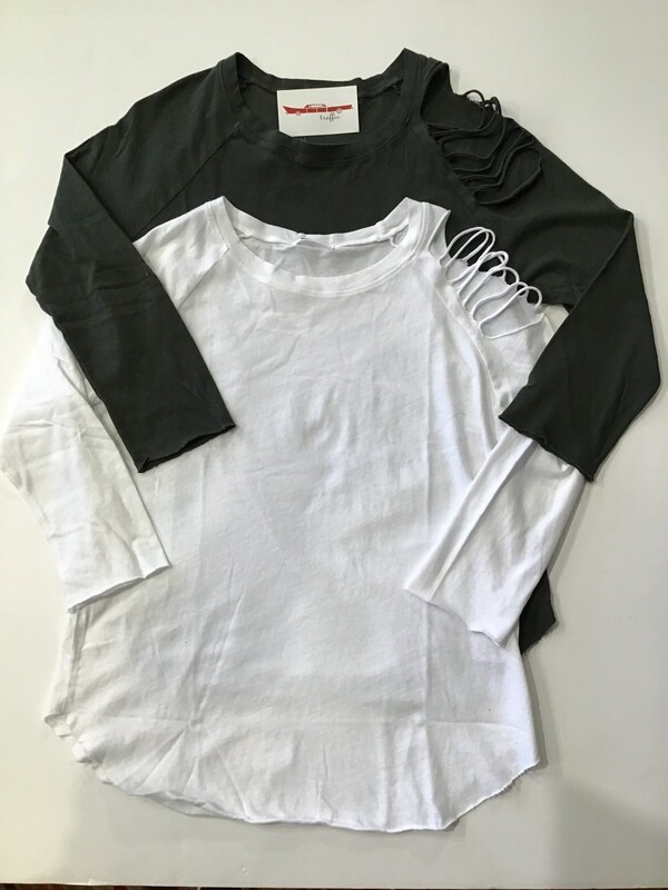 Shredded shoulder t-shirt
