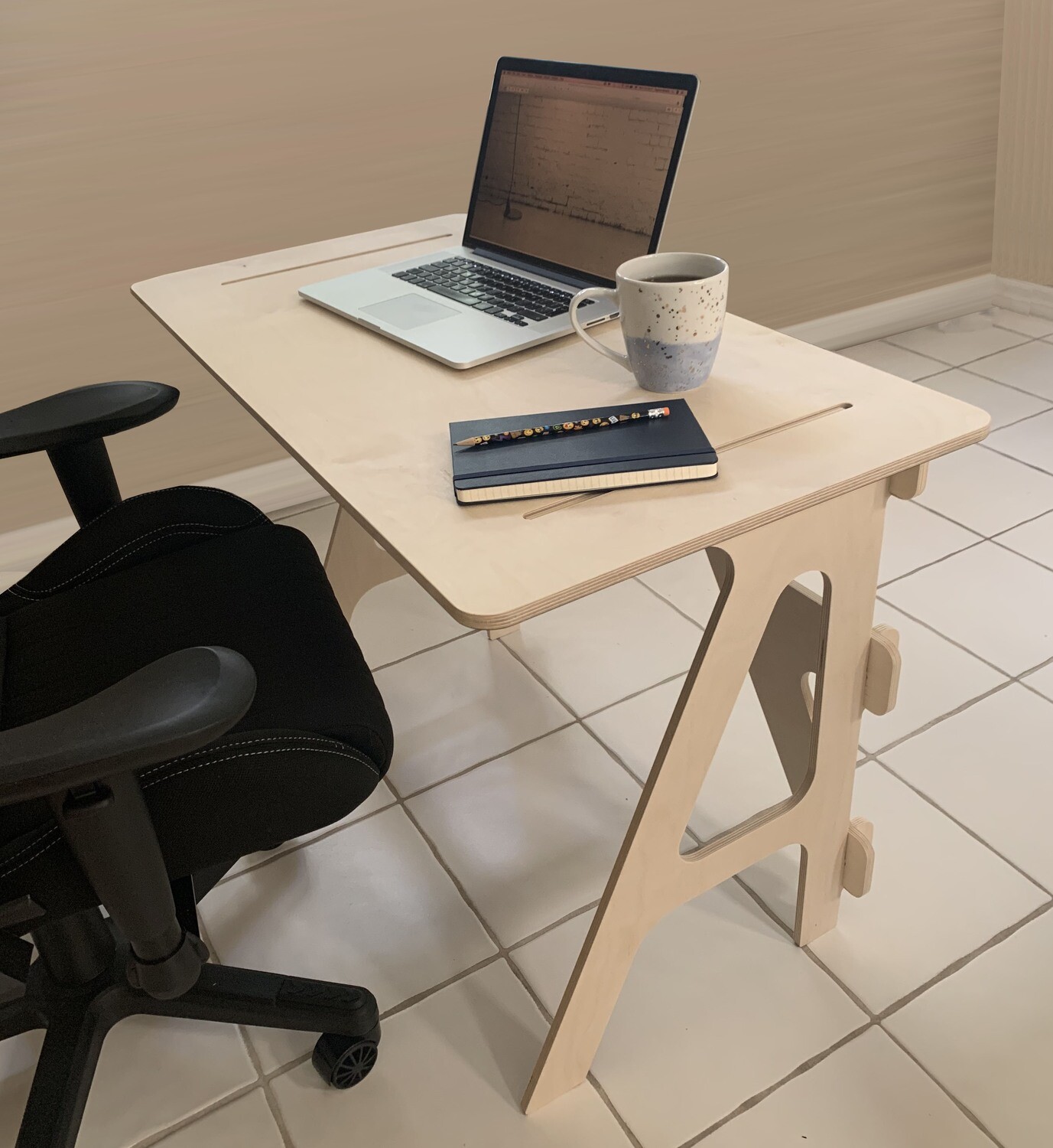 Business Monkey The Easiest Desk You'll Ever Own Assemble