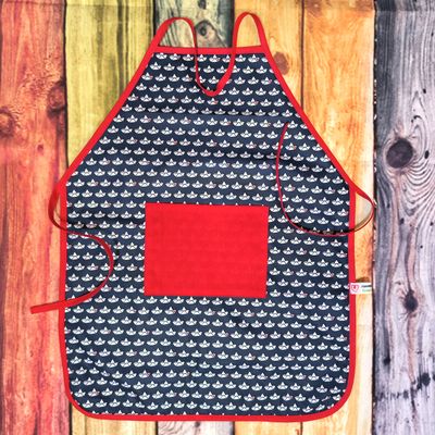 Kinderschürze mit Booten und Herzen - 55 cm lang - Personalisierung möglich