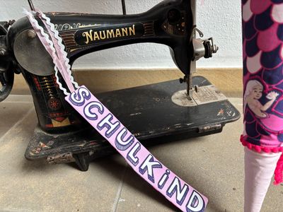 Lesezeichen Dekoration zum Schulanfang Lesezeichen Dekoration zum Schulanfang "Schulkind" rosa