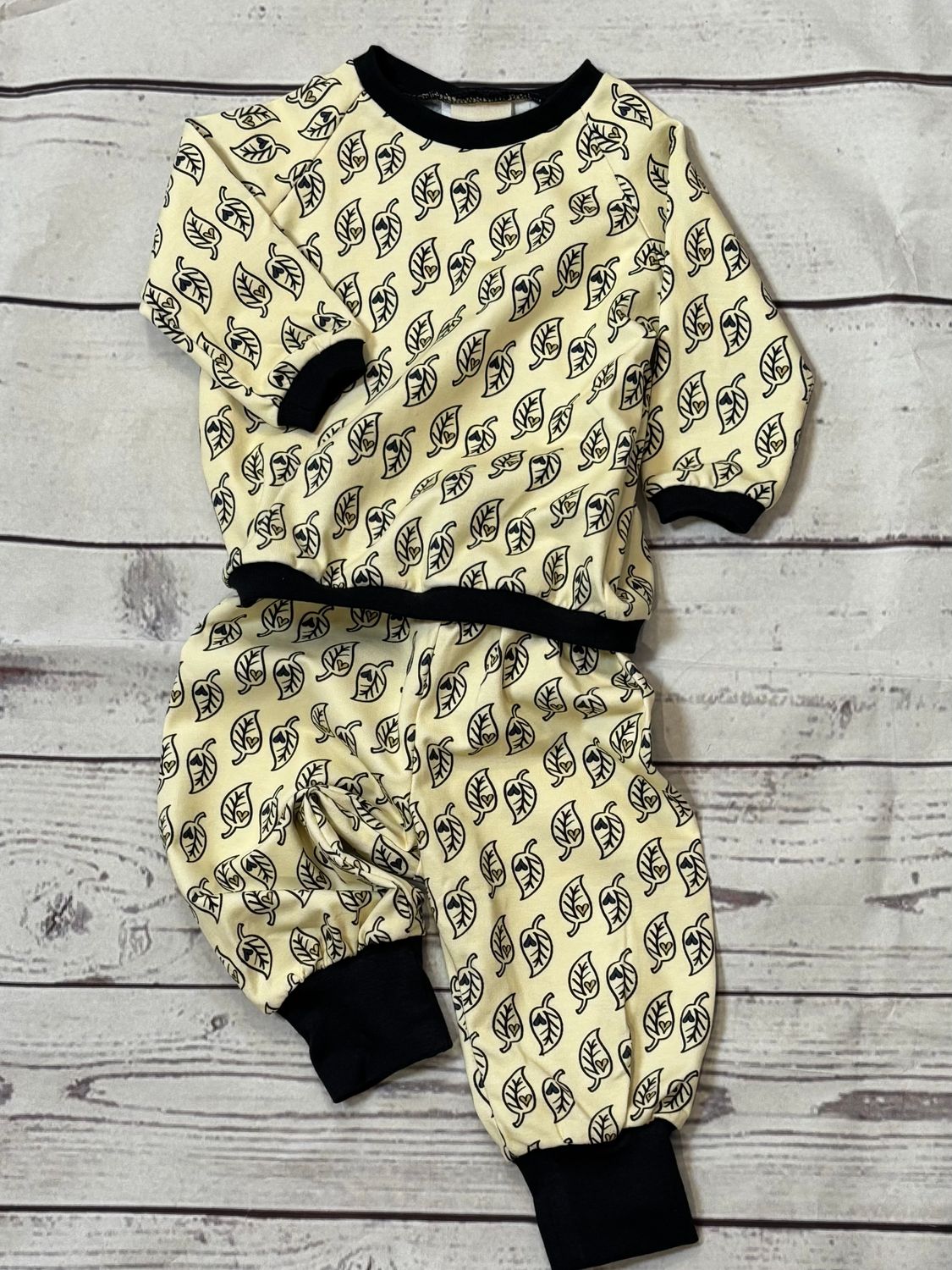 Set Pumphose und Langarmshirt "Blätter Herzen blau“ - Babykleidung - Gr. 68 - 98