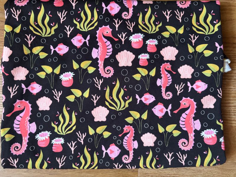 0,60m Jersey (CO + EL) unter Wasser rosa schwarz 0,60m Jersey (CO + EL) unter Wasser rosa schwarz