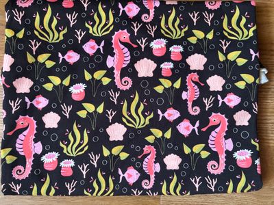 0,60m Jersey (CO + EL) unter Wasser rosa schwarz 0,60m Jersey (CO + EL) unter Wasser rosa schwarz