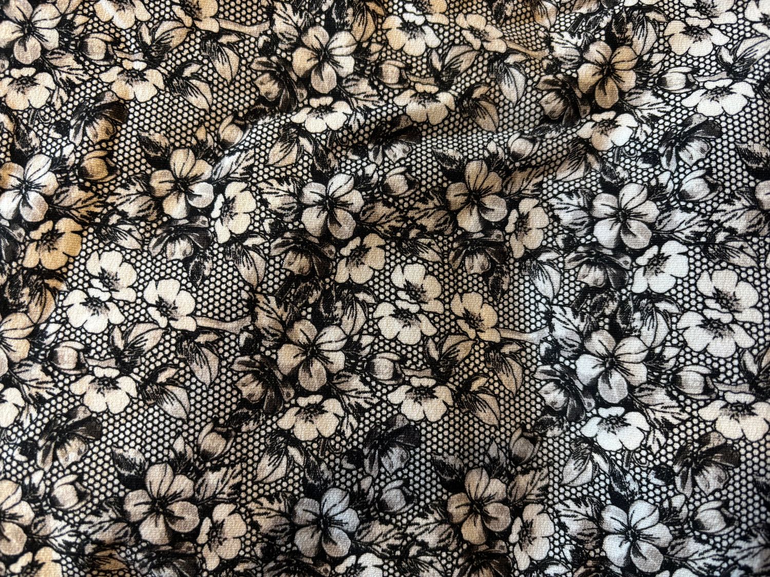 1,60m Viskose Jersey mit Federn Lace und Blumen
