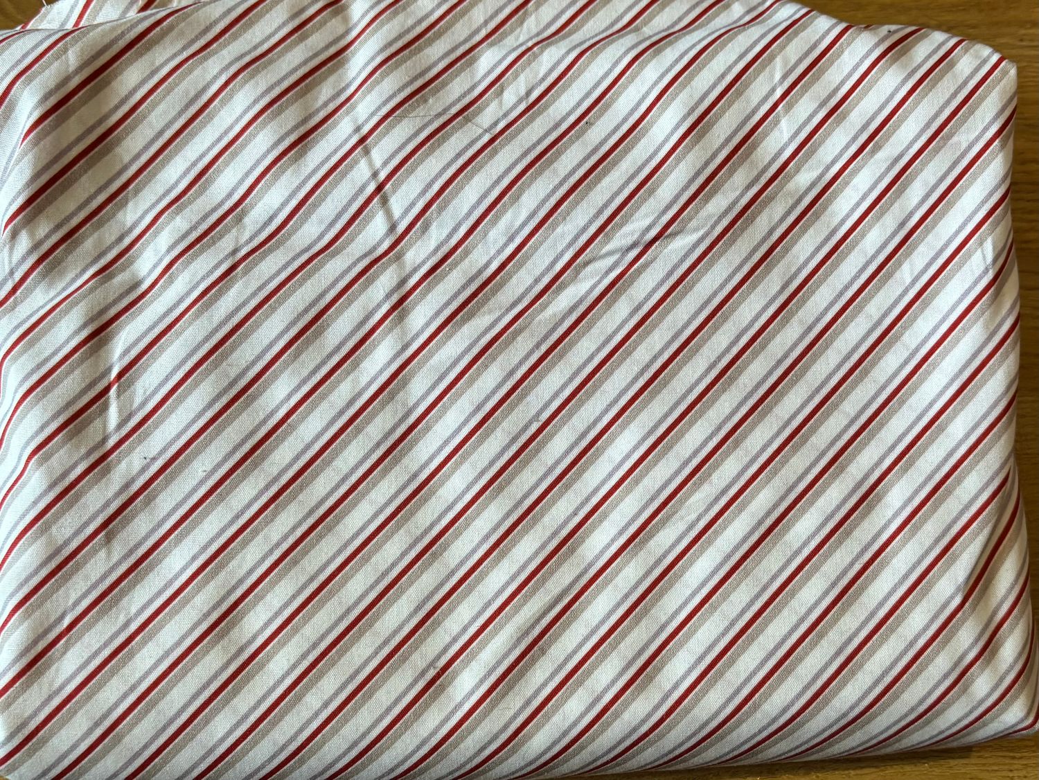 6m Baumwoll Webware mit schrägen Streifen rot beige