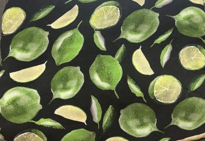 2,40m Viskose Webware mit Limetten 2,40m Viskose Webware mit Limetten