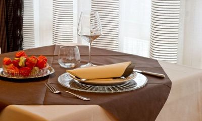 TOVAGLIE TNT GR.45 140X140  NERO RS5113 PZ.25 *Prezzo iva esclusa