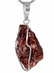 Naturbelassener Anhänger | Granat Naturbelassener Anhänger | Granat
