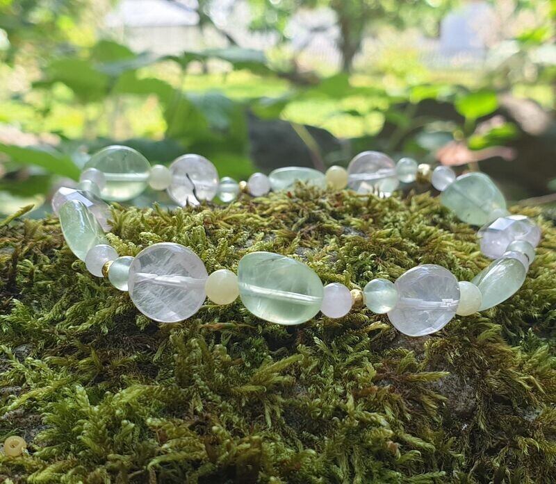 Armband mit Rosenquarz, Prehnit, Calcit Armband mit Rosenquarz, Prehnit, Calcit