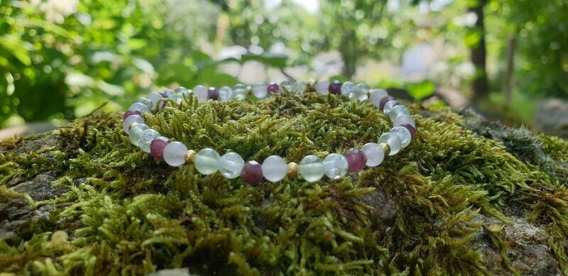 Armband mit Rosenquarz, pinken Turmalin, Prehnit & Bergkristall Armband mit Rosenquarz, pinken Turmalin, Prehnit & Bergkristall