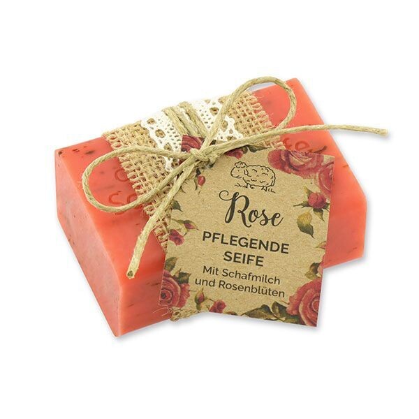 Schafmilchseife eckig, 100 g Rose mit Blüten verpackt Schafmilchseife eckig, 100 g Rose mit Blüten verpackt