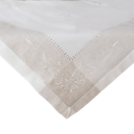 85/85  Tischdecke Leinenanteil ecru | Mit Stickerei