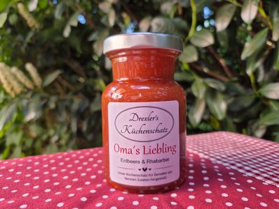 Marmelade | Oma's Liebling | Erdbeere und Rhabarber Marmelade | Oma's Liebling | Erdbeere und Rhabarber