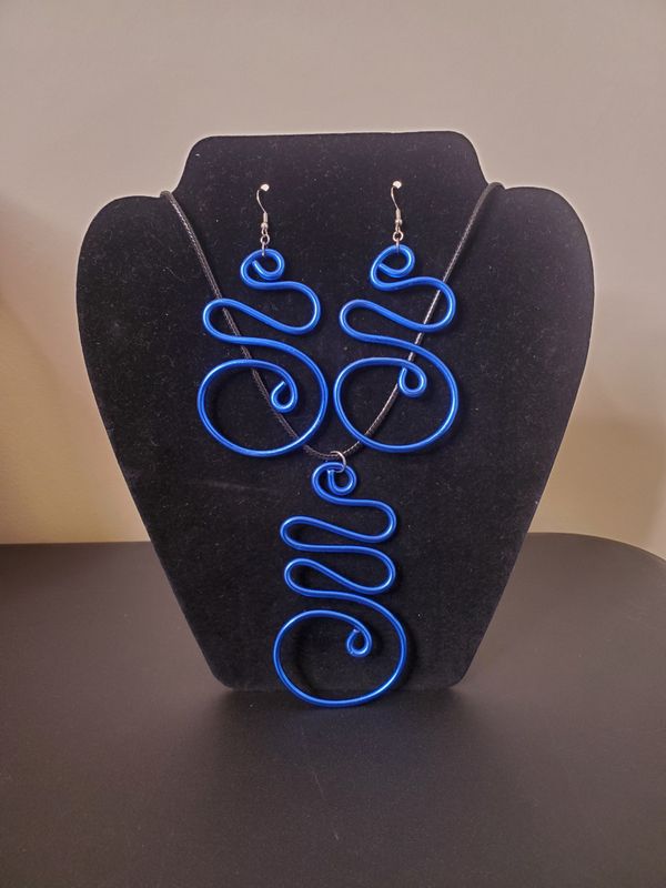 Wire Earrings &amp; Necklace Set ( Blue)