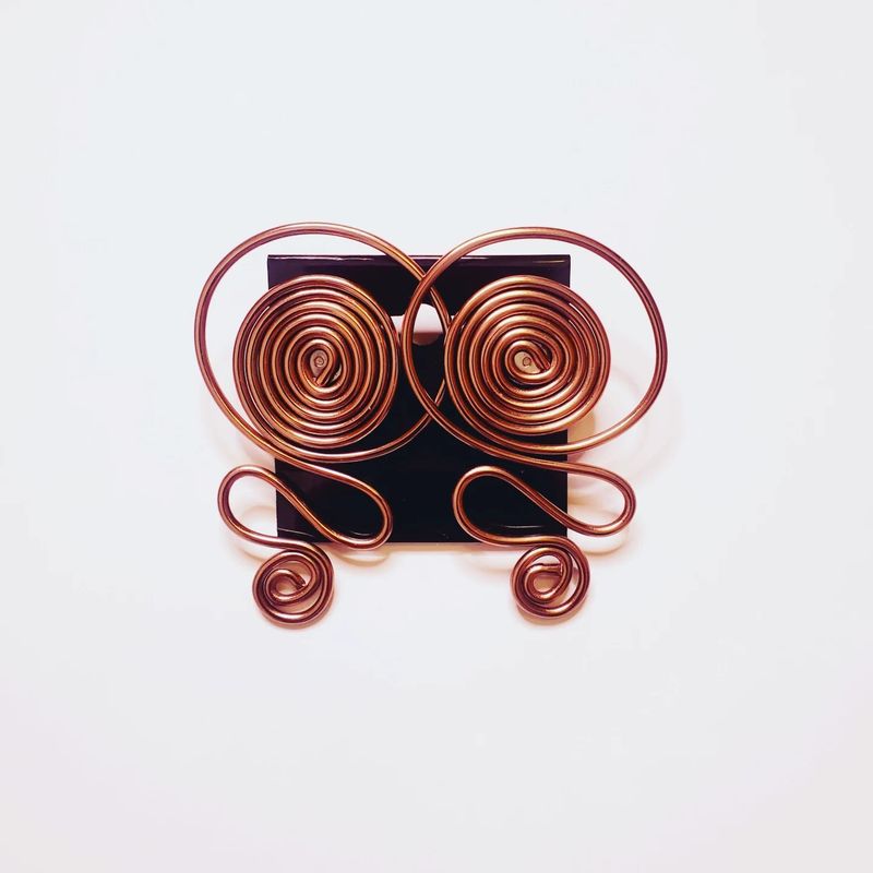 Wire Stud- Light Brown