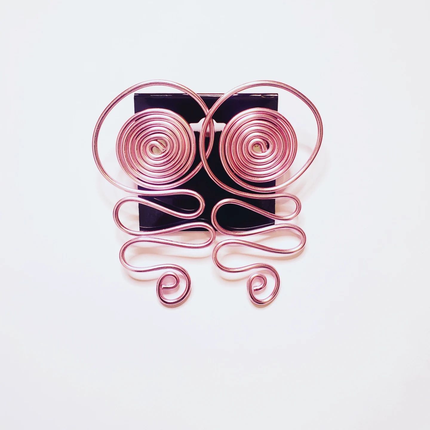 Wire Stud-  Light Pink