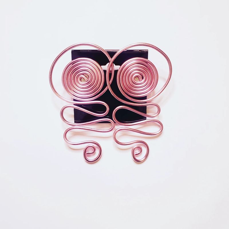 Wire Stud-  Light Pink