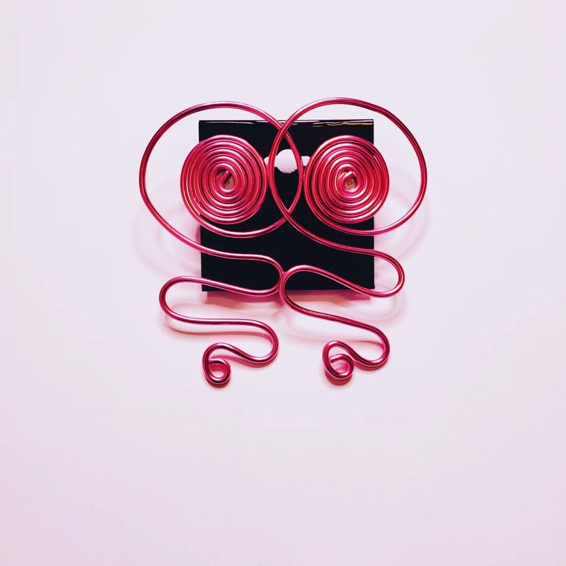 Wire Stud- Dark Pink