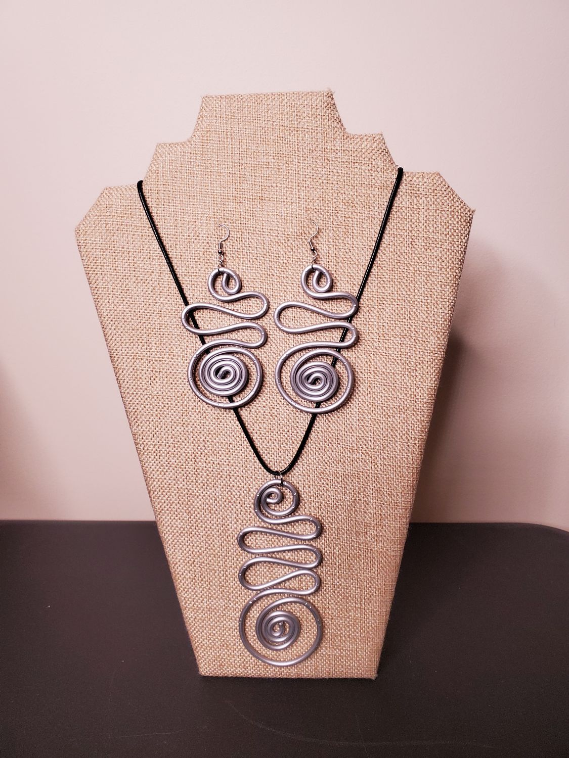 Wire Earrings &amp; Necklace Set - Silver