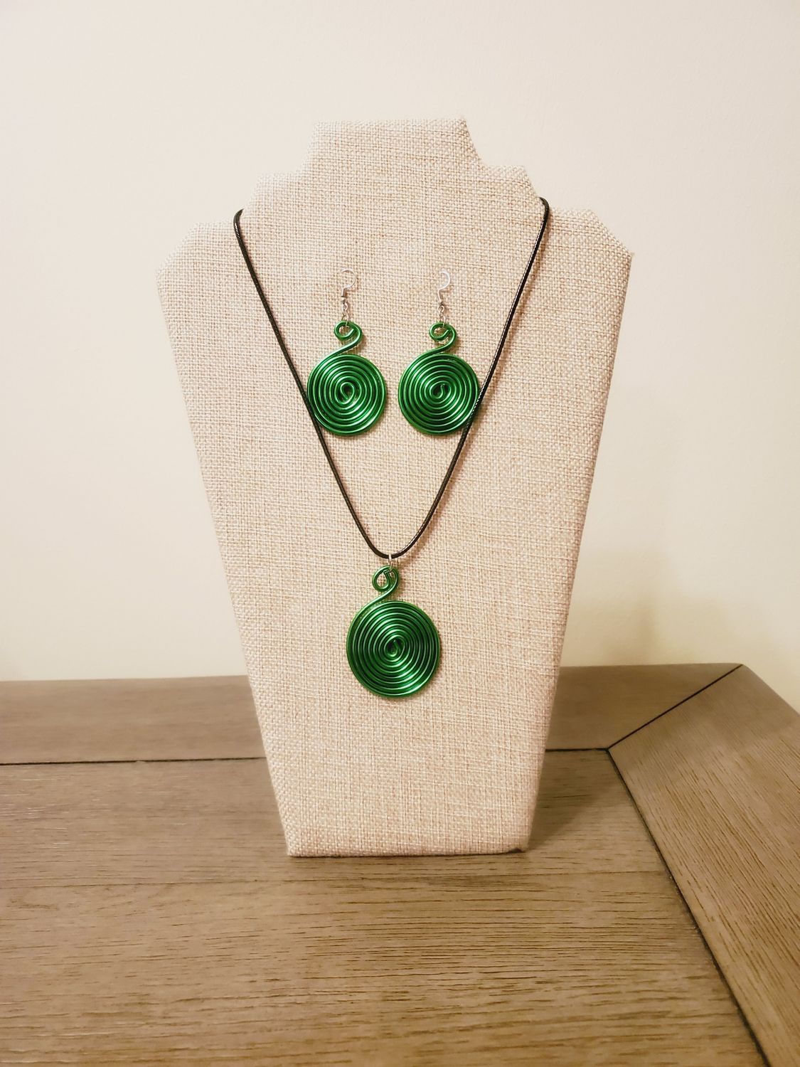 Wire Earrings &amp; Necklace Set- Green
