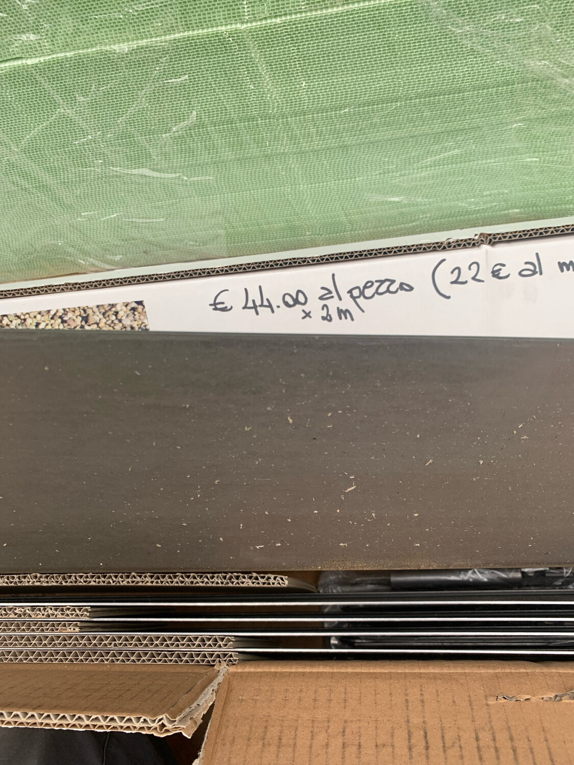 innogard 6010 - Nastro di Bordatura per Prato - in Alluminio-Zinco - Altezza 25 cm, Sottile e Stabile - Bordatura del Letto con Lunghezza di 10 m