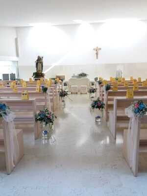 ALLESTIMENTO BANCHI MATRIMONIO IN CHIESA