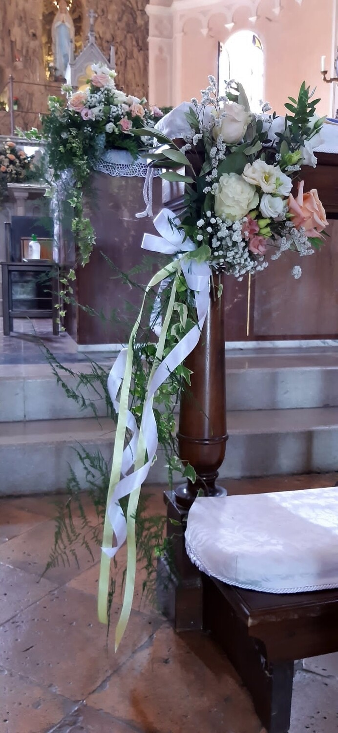 ALLESTIMENTO BANCHI MATRIMONIO IN CHIESA