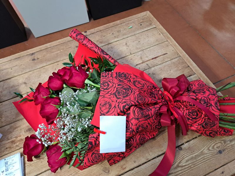 Mazzo ROSE ROSSE - 7 rose confezionate