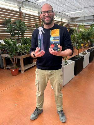 ZEOVER CORROBORANTE  a base di Zeolite a Chabasite 20 micron SACCO DA 400 g con SPRUZZINO