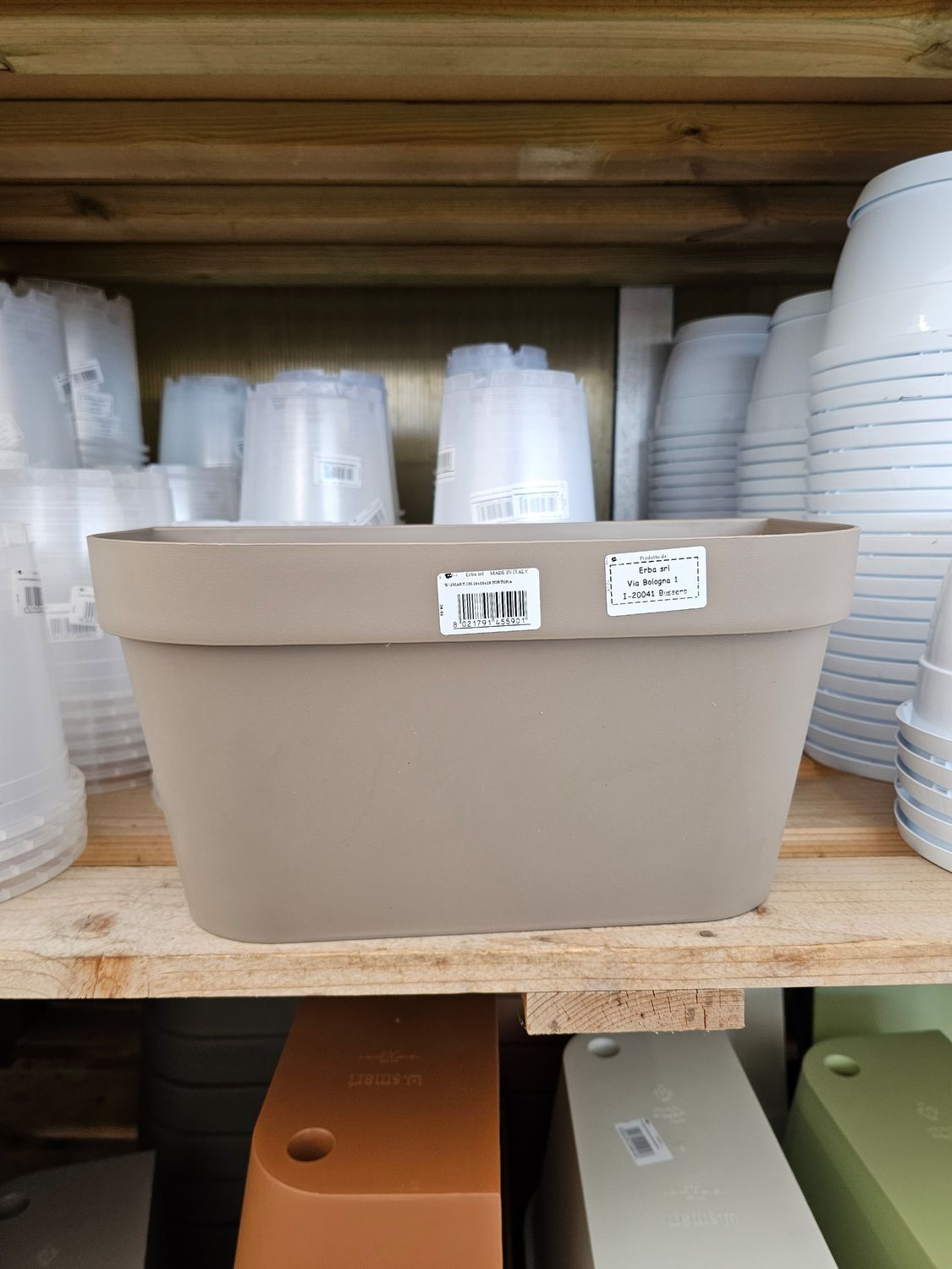 Vaso da parete in plastica W-SMART col. Tortora - L 36 cm Vaso da parete in plastica W-SMART col. Tortora - L 36 cm