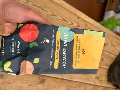 ZEOVER CORROBORANTE  a base di Zeolite a Chabasite 20 micron SACCO DA 400 g con SPRUZZINO