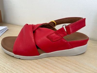 Strive Tahiti Ladies arch support mule in Red 4uk