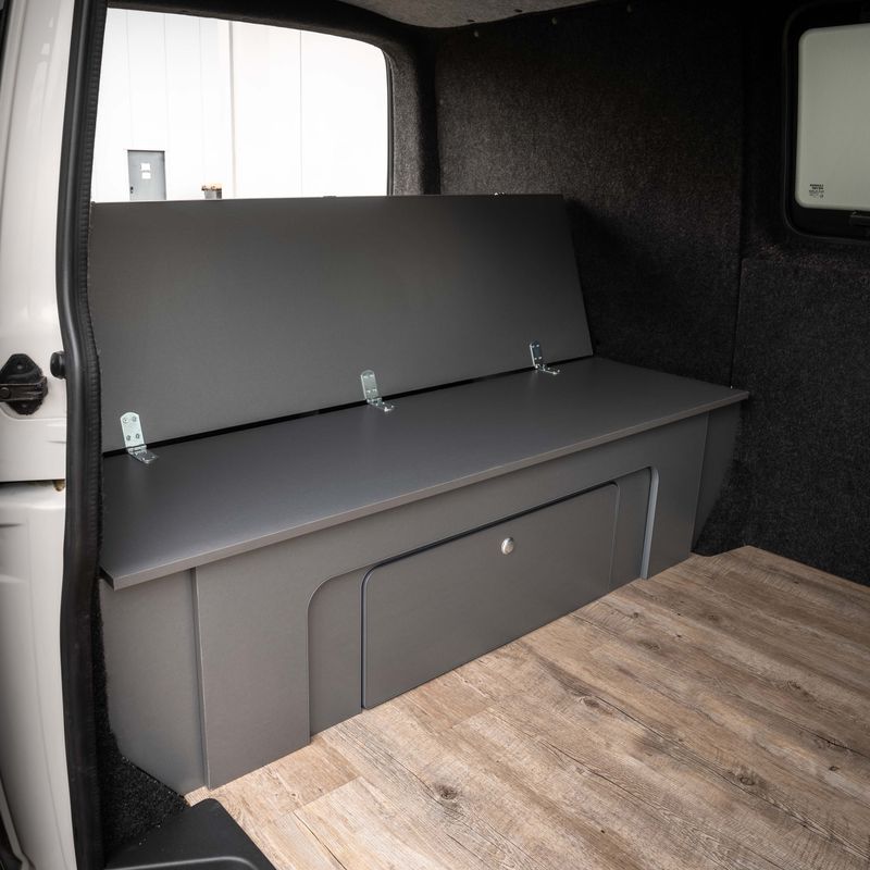 Schlaf- & Sitzbank Bausatz für VW T5 / T6 / T6.1 – CNC-gefertigt im Wunschdekor (2003–2024)