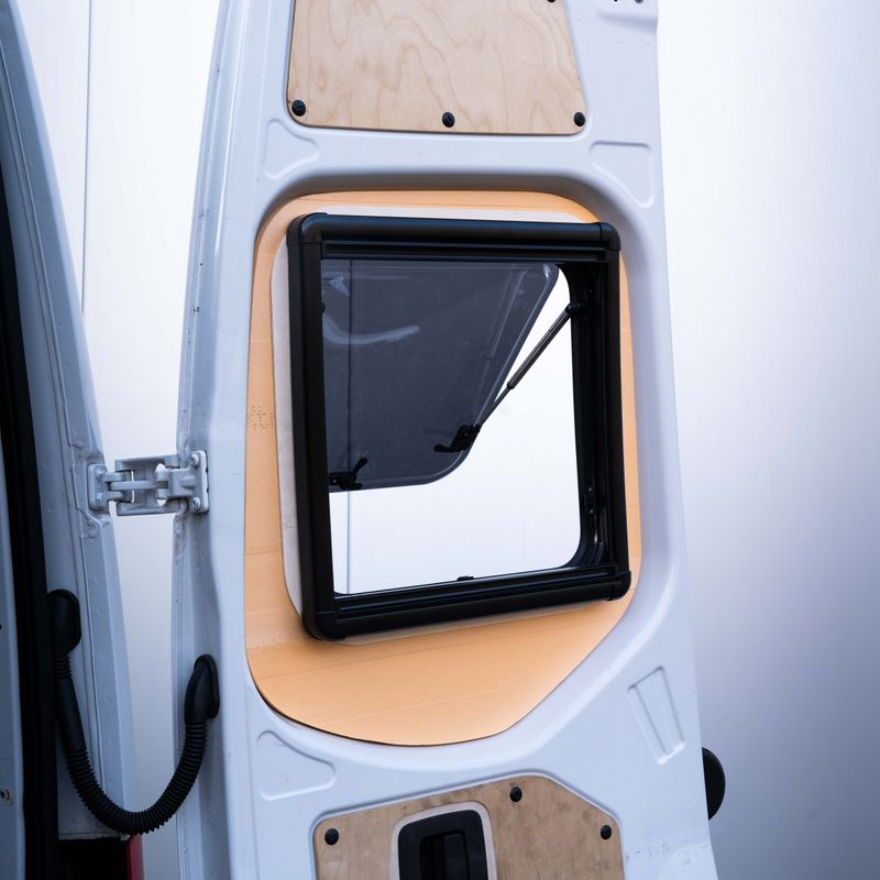 Sprinter 907 Hecktür Dämm- & Ausstellfenster-Kit