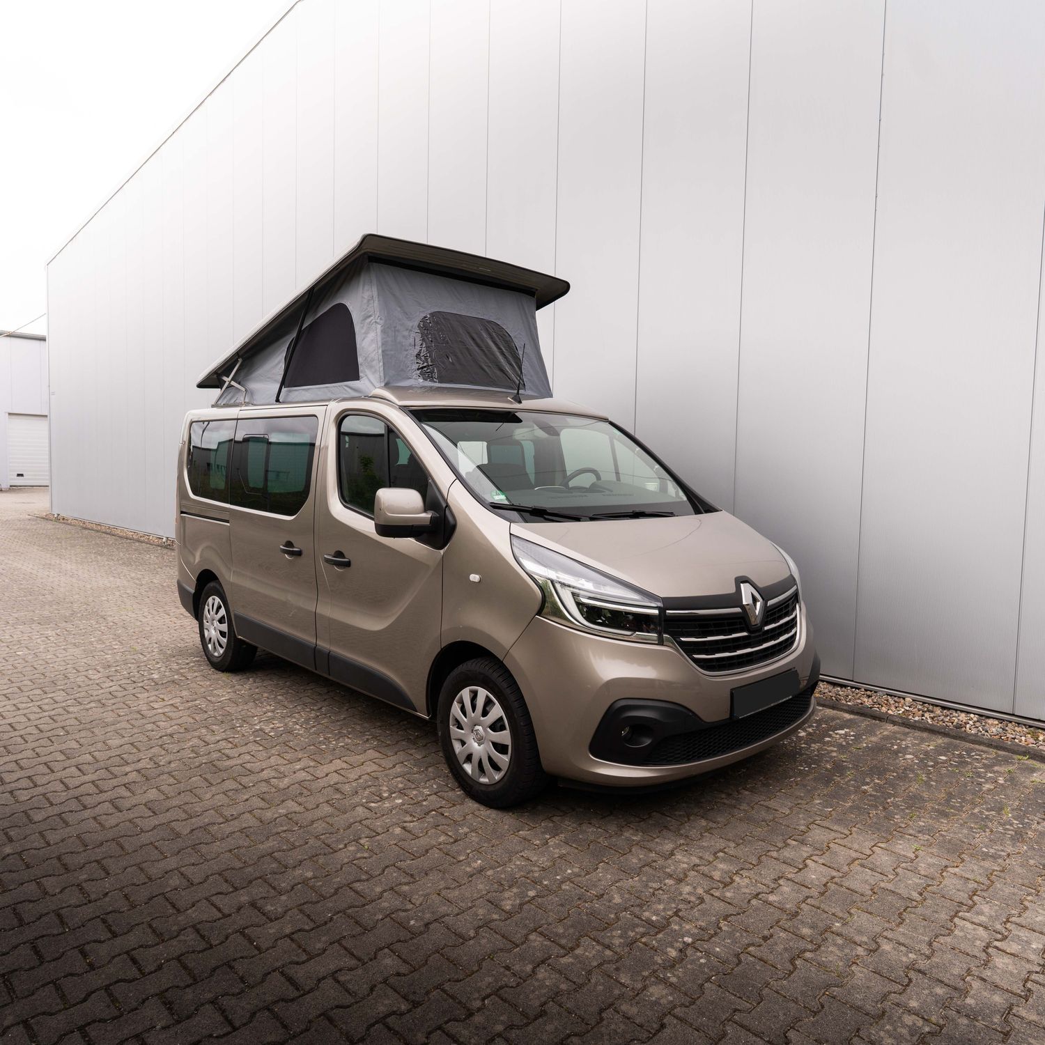 Renault Trafic u. kompatible Aufstelldach Reimo EasyFit inkl. Montage