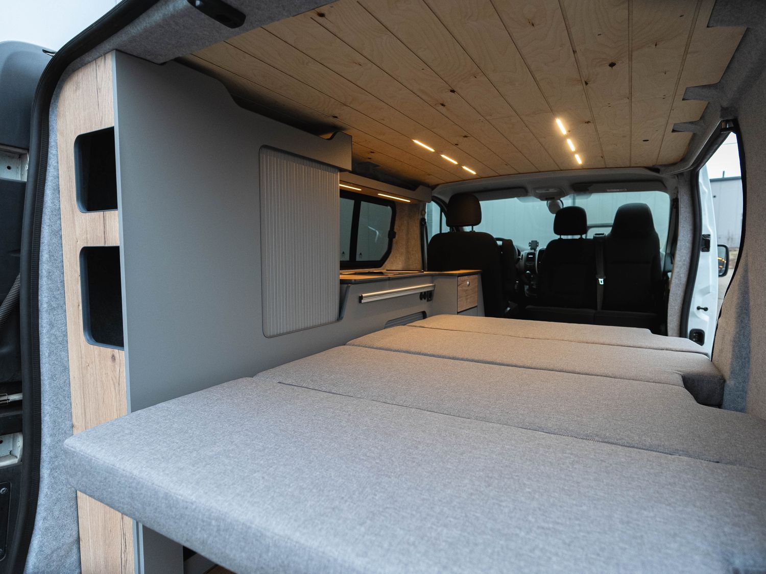 4-teilige Kaltschaum-Faltmatratze 80mm – passgenau Renault Trafic III Vivaro B Talento, waschbar 4-teilige Kaltschaum-Faltmatratze 80mm – passgenau Renault Trafic III Vivaro B Talento, waschbar