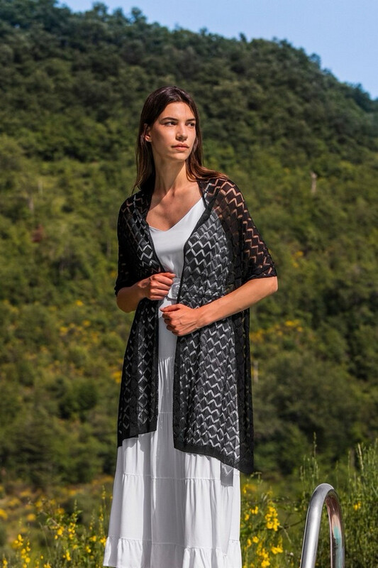 STOLA IN MAGLIA NERA TRAFORATA