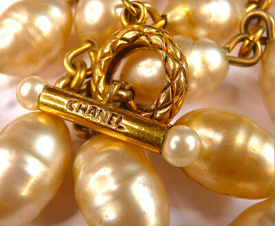 CHANEL Collier Perles Baroques Vintage
