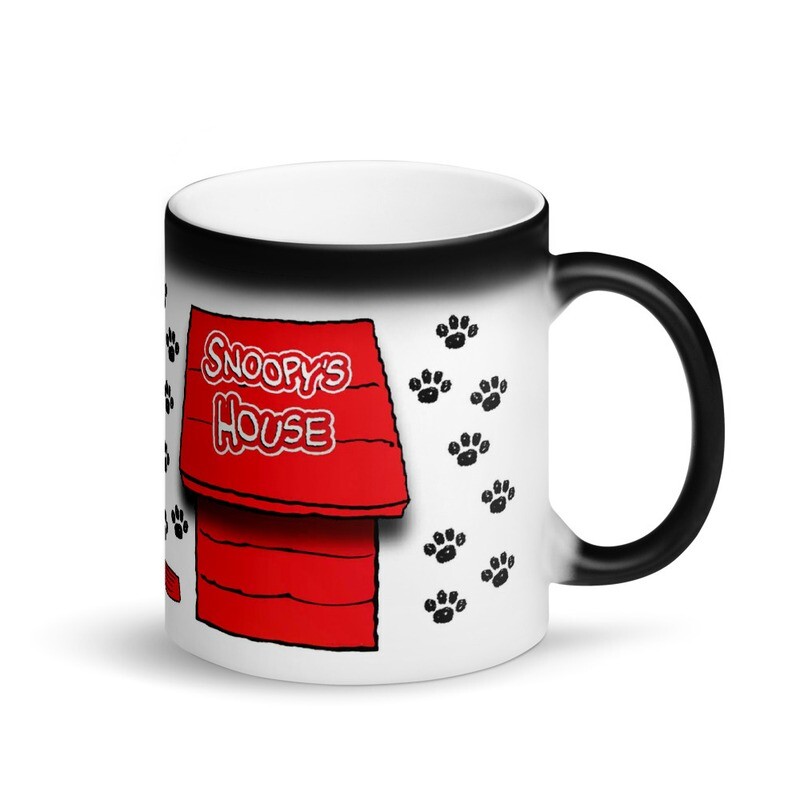 Snoopy&#39;s House Color-changing Magic Mug
