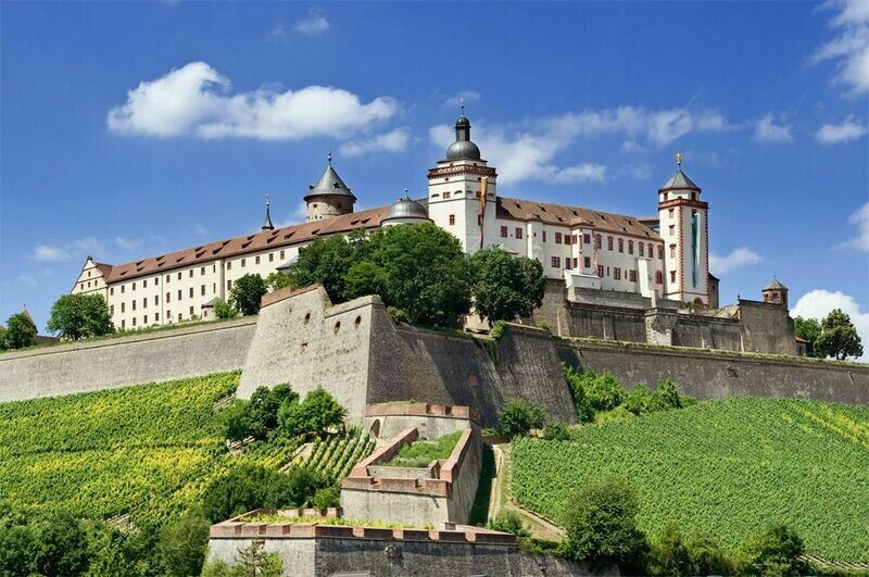 ? Kaiserbox ?- ? In vino veritas ?Franken (Silvaner)
