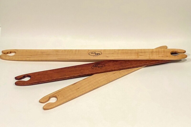 Loom shuttle