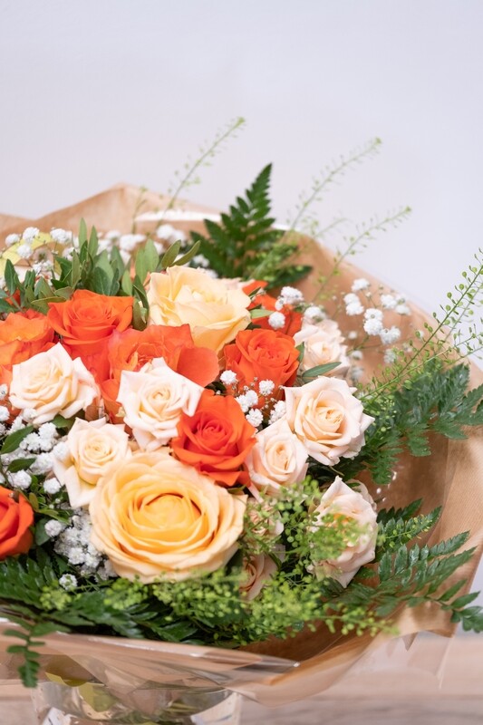 Brassée de roses (orangées)