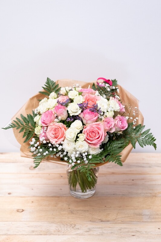 Brassée de roses (roses)