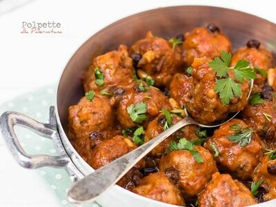 Beef Meatballs in Rich Tomato Sauce 300g c. Beef Meatballs in Rich Tomato Sauce 300g c.