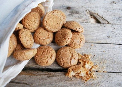 BISCUITS, JAM & SWEETS