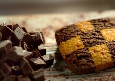 Mulino Bianco Scacchieri Biscuits Double shortcrust pastry with Caramel and Chocolate 300g