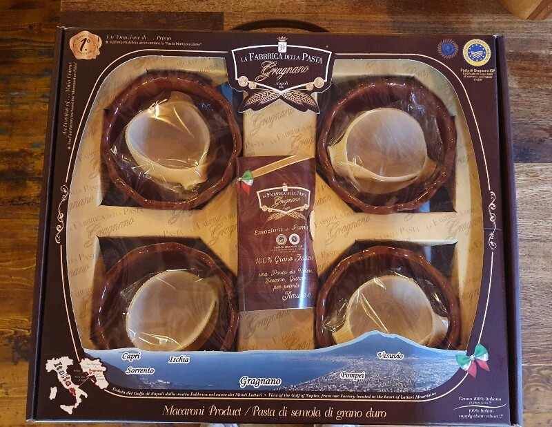 The Pasta Factory Caccavelle + 4 Terracotta Bowls in Gift Packaging